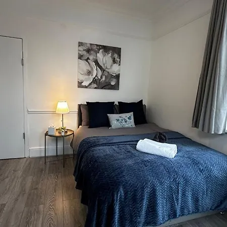 Wandsworth Guest 64 *