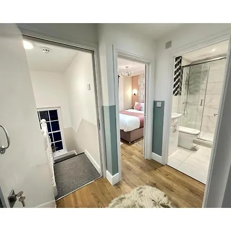 F3- Gorgeous 1 Bed Flat Near Edgware Road Station Apartment *