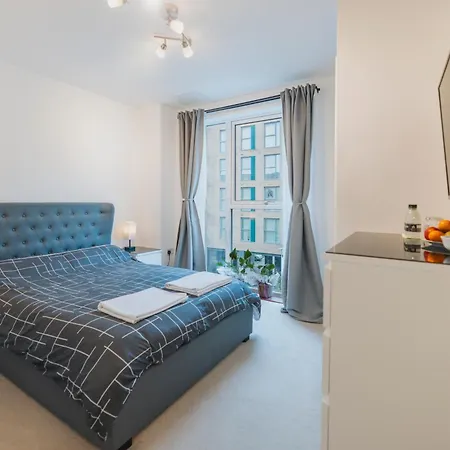 Homestay Brixton Village Flat- Private En-suite Double Bedroom London