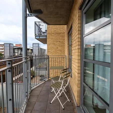 Zenith Hub Apartment London
