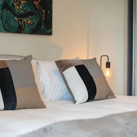 Zenith Hub Apartment *