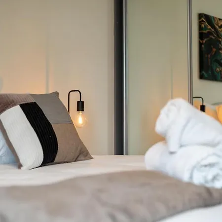 Zenith Hub Apartment London