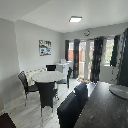 Garden Near Heathrow Airport And Elizabeth Line Train Station Hayes (Greater London)