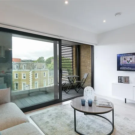 Urban Chic - Marine London