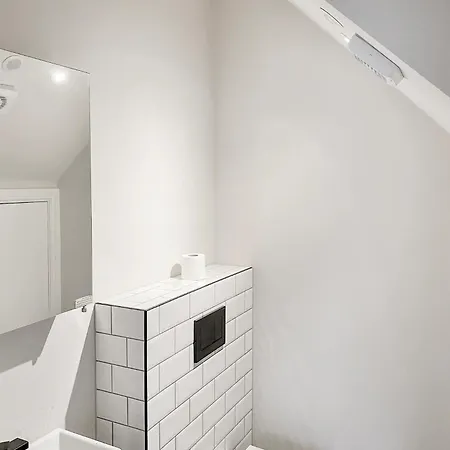 Charming Garden Retreat 3bdr With Hot Tub And Sauna Apartment *