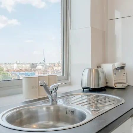 Apartament Stunning Flat In Chelsea, Kings Road With Balcony Londyn