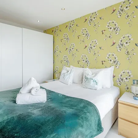Stunning Flat In Chelsea, Kings Road With Balcony *
