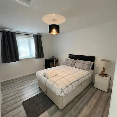 Auxano Apartment London