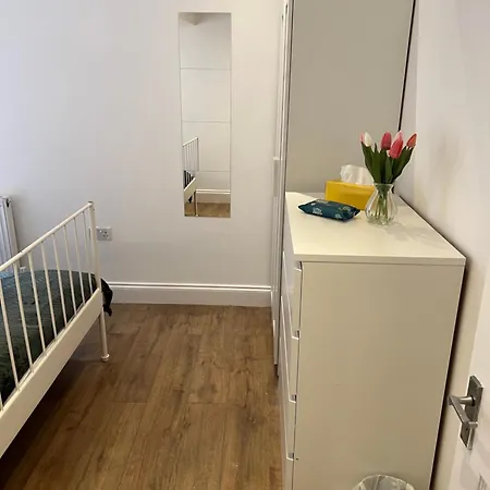 Lovely Garden Flat Near Emirates Stadium And Kings Cross St Pancras Station *
