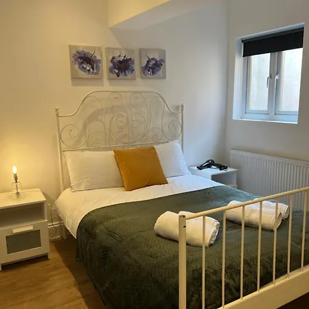 Lovely Garden Flat Near Emirates Stadium And Kings Cross St Pancras Station London