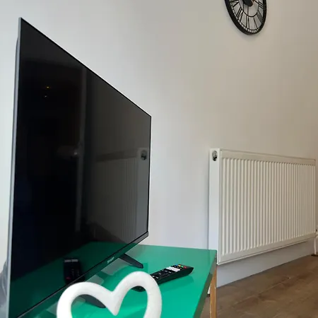 Lovely Garden Flat Near Emirates Stadium And Kings Cross St Pancras Station Apartment