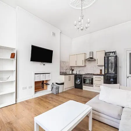 Incredible Location In Central - 2bed Apartment
