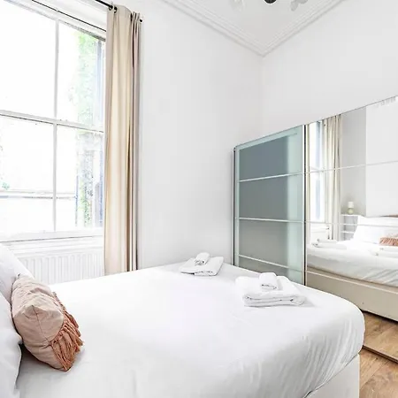 Incredible Location In Central - 2bed Apartment *