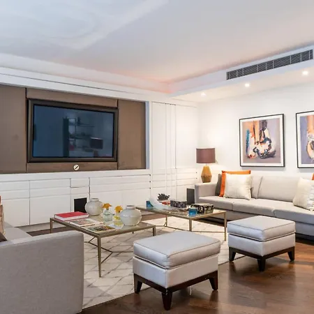 Super Luxury Stylish Large Mayfair 2500sqft London
