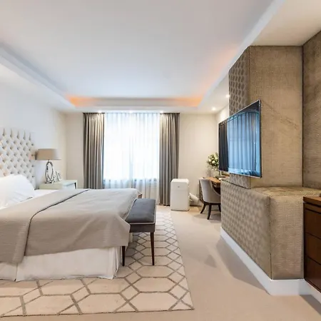 Super Luxury Stylish Large Mayfair 2500sqft *