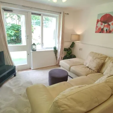 2 Bed Brick Lane Flat, Liverpool St London