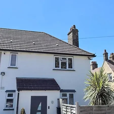 Modern 2bed Pad W/ Hot Tub Holiday home Barking (Greater London)
