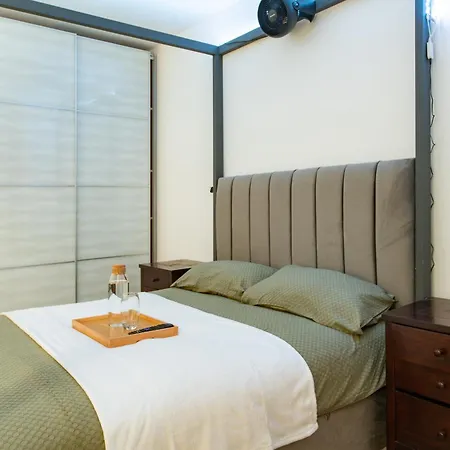 Modern 2bed Pad W/ Hot Tub Holiday home