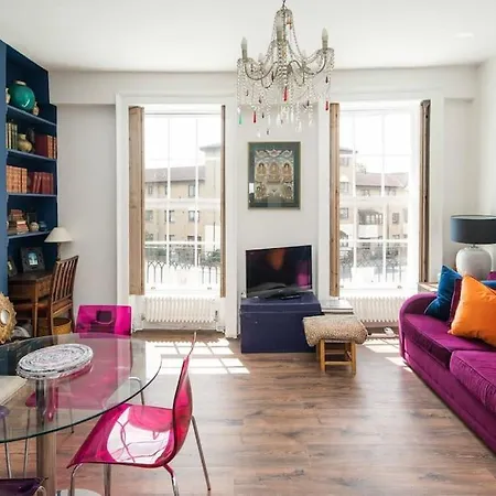Artists Comfy Home, Near Camden Market *