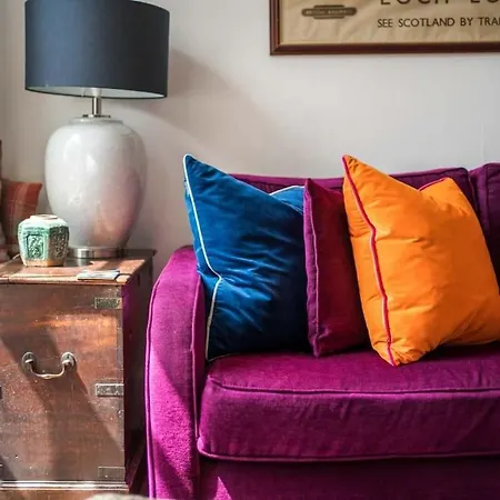 Artists Comfy Home, Near Camden Market