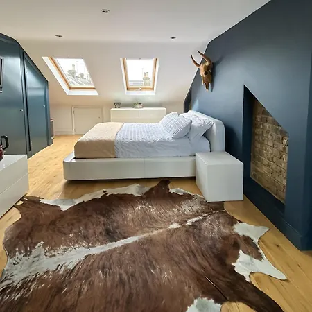 Homestay The Crown Loft Ensuite Luxury