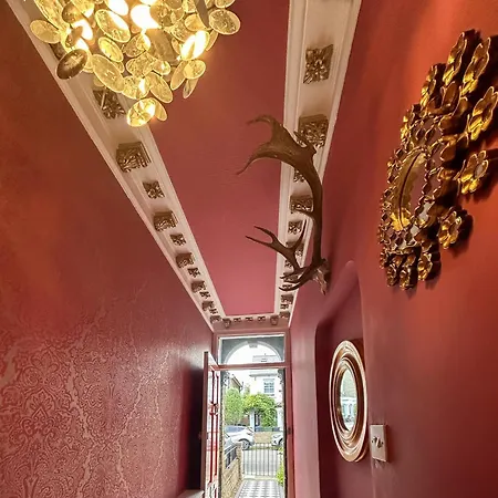Homestay The Crown Loft Ensuite Luxury *