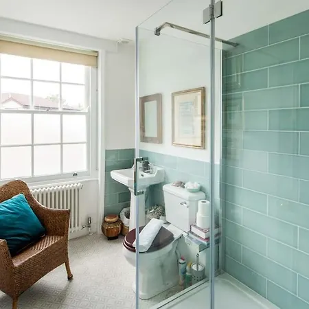 Artists Comfy Home, Near Camden Market Apartment