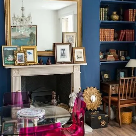 Artists Comfy Home, Near Camden Market