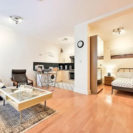 The Perfect Queensway Apartment London