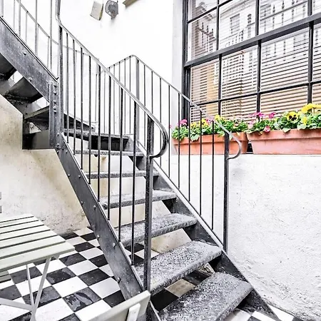 The Perfect Queensway Apartment London