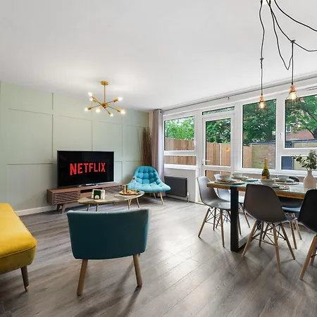 Spacious 3 Bedroom Whitechapel With Garden By Gold London