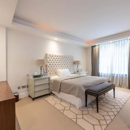 Super Luxury Stylish Large Mayfair 2500sqft Apartment