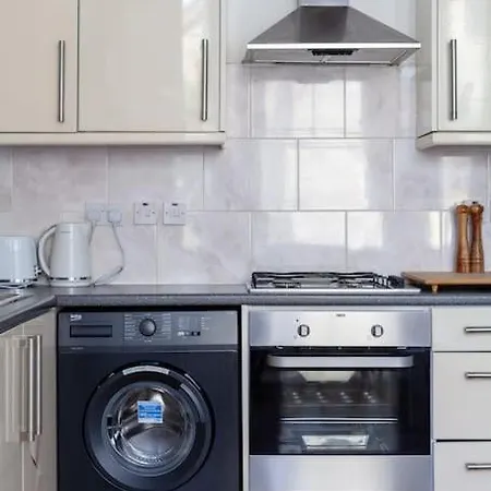 Incredible Location In Central - 2bed *
