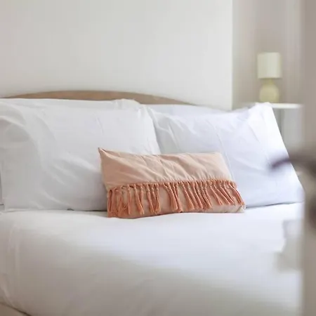 Incredible Location In Central - 2bed Apartment