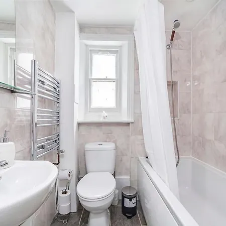 Incredible Location In Central - 2bed London