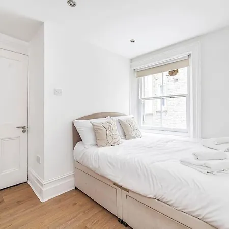 Incredible Location In Central - 2bed Apartment *