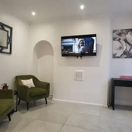 Delight Home-london Airport & Excel * Londra