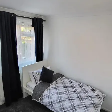 Casa vacanze Delight Home-london Airport & Excel *
