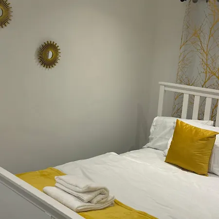 Apartment Spacious 3 Bed Family With Garden Hornchurch