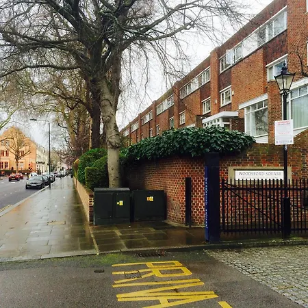 Woodsford Sq - Private Parking Apartment