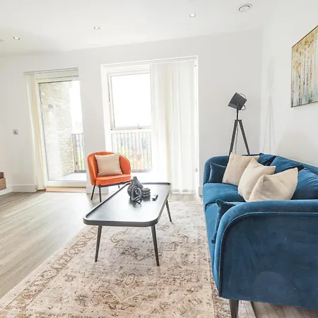 Apartment Escape - Royal Wharf