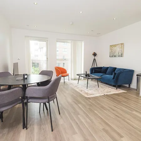 Escape - Royal Wharf Apartment *