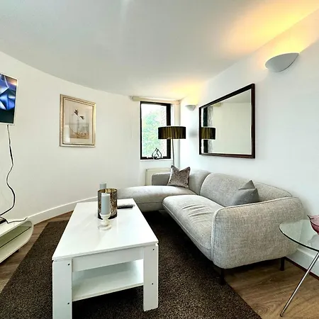 The Crib - 3 Bedroom Central By Wild *