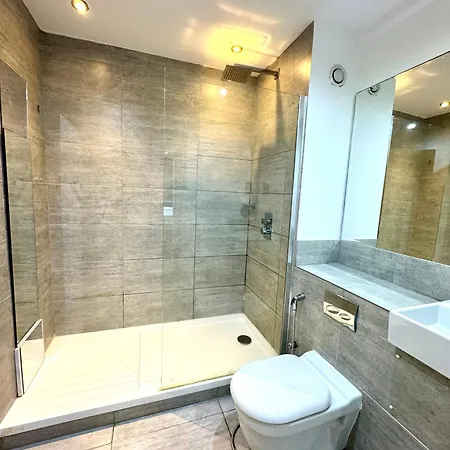 The Crib - 3 Bedroom Central By Wild Apartment *