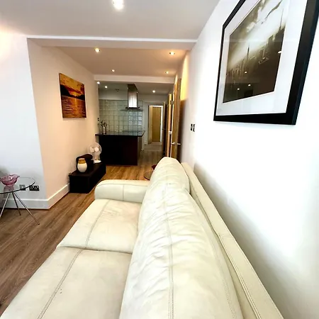 The Crib - 3 Bedroom Central By Wild Apartment London