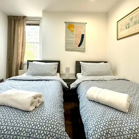 The Crib - 3 Bedroom Central By Wild Apartment *