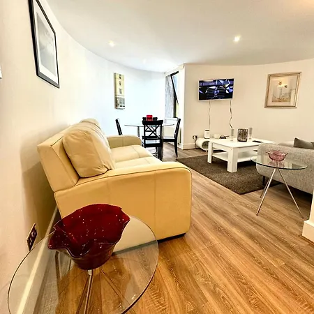 Apartment The Crib - 3 Bedroom Central By Wild London