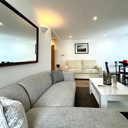 The Crib - 3 Bedroom Central By Wild Apartment London