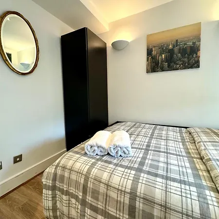 The Crib - 3 Bedroom Central By Wild Apartment London