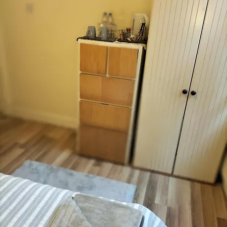 4 Bedroom Ground Floor For Up To 7 Guests Apartment